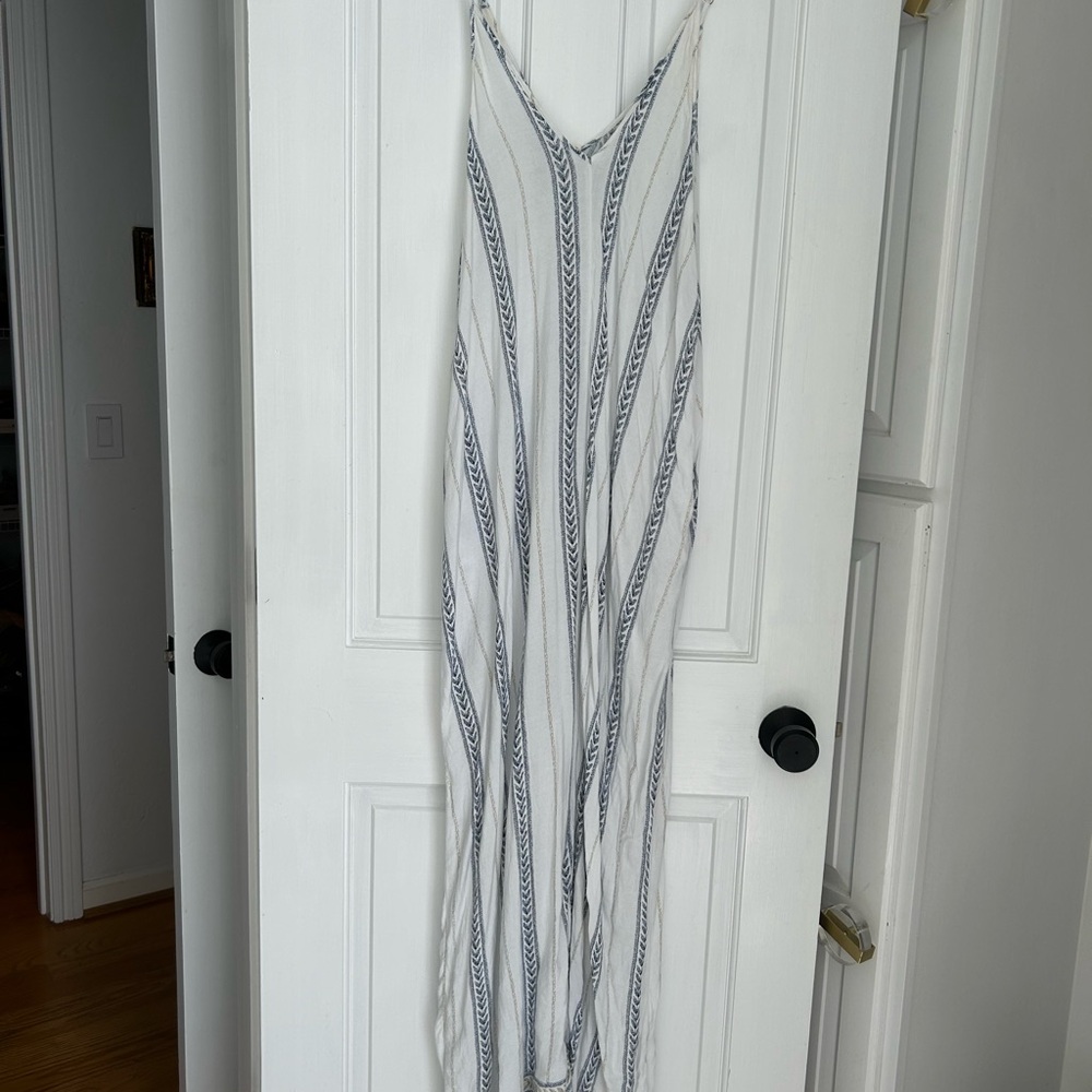 White and black print beach cover up size large